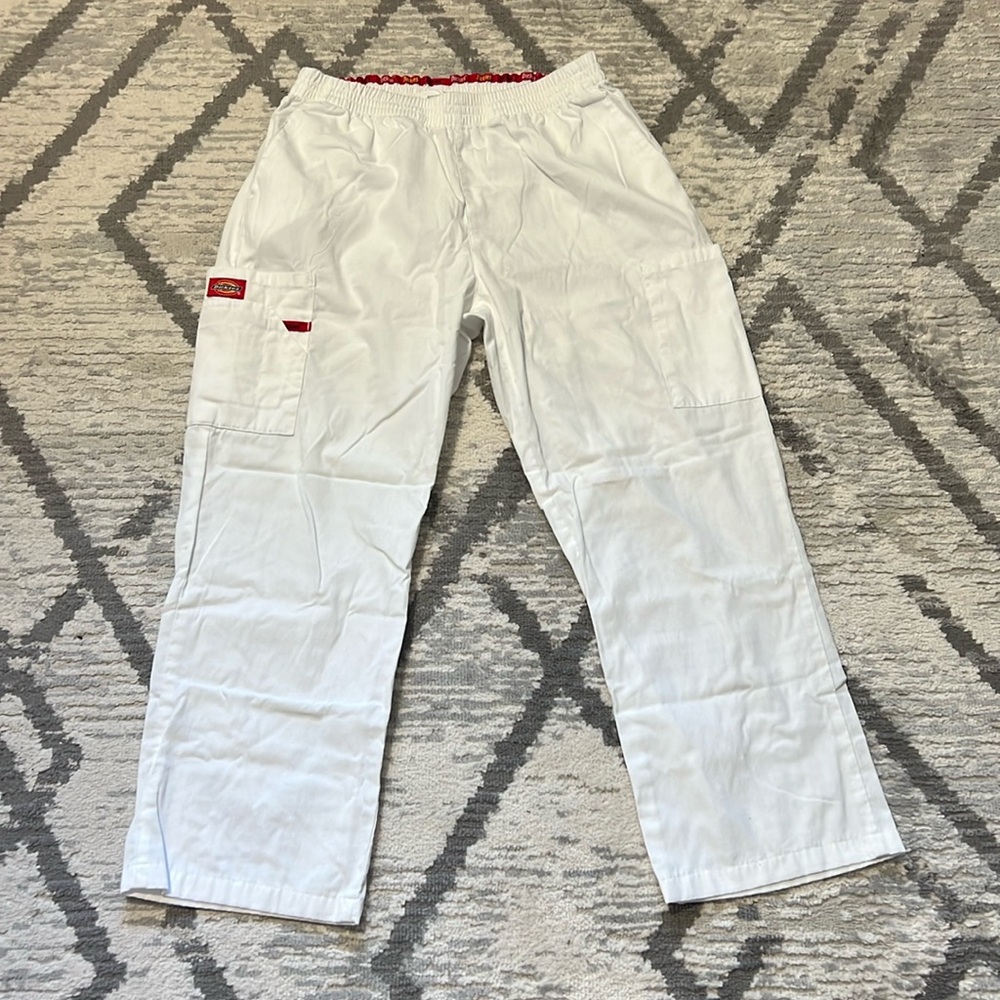 Dickies EDS Signature Scrubs for Women, Elastic Waist Pull-On Cargo Pants (M)